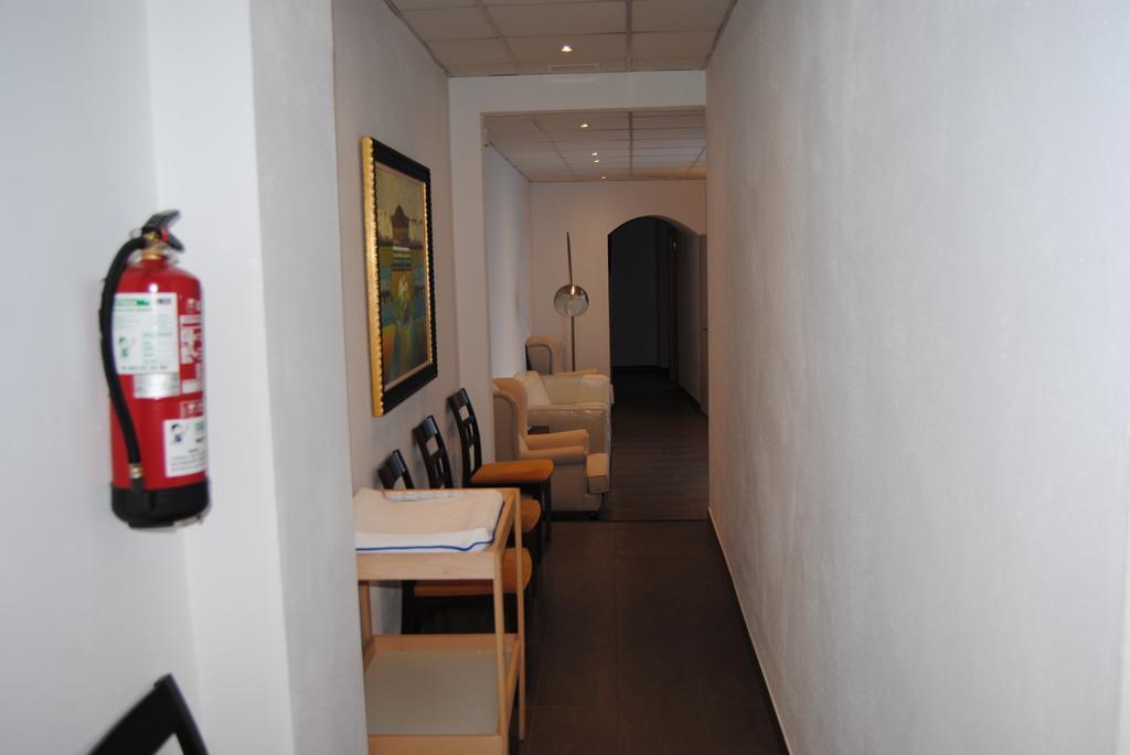 Hotel Victoria *