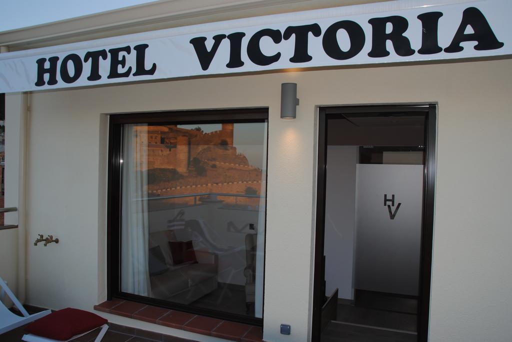 Victoria Hotel *
